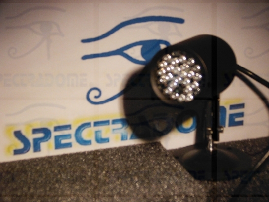 Illuminateur infrarouge sans effet "halo rouge"