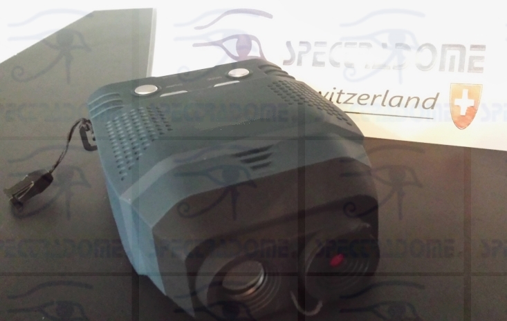 Day-and-night digital night vision monocular