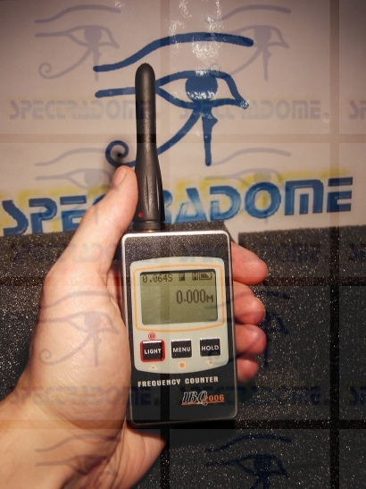 Détecteur de radiofréquences compact 30-2800Mhz